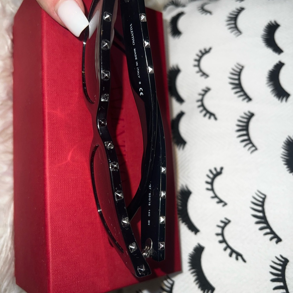 Valentino Black Sunglasses - Picture 4 of 7